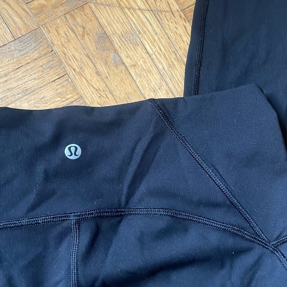 Black 25 inch lululemon leggings - sheer detailing - Picture 6 of 7